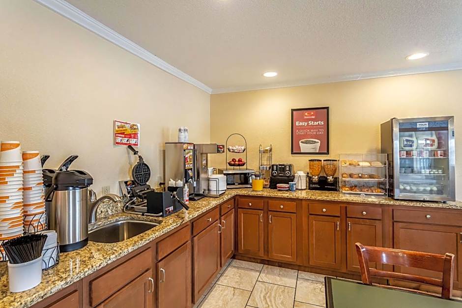 Econo Lodge Inn & Suites Santa Rosa