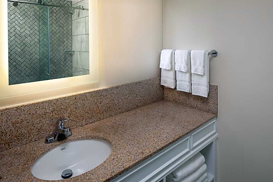 Surfside Hotel and Suites