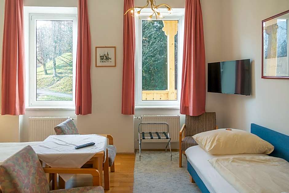 Hotel & Hostel Sandwirt