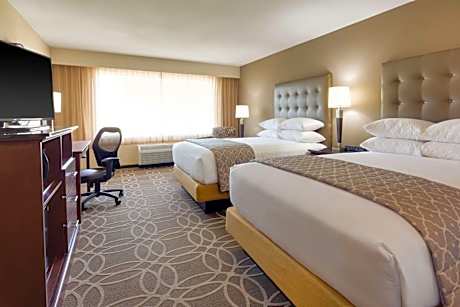 Deluxe Queen Room with Two Queen Beds