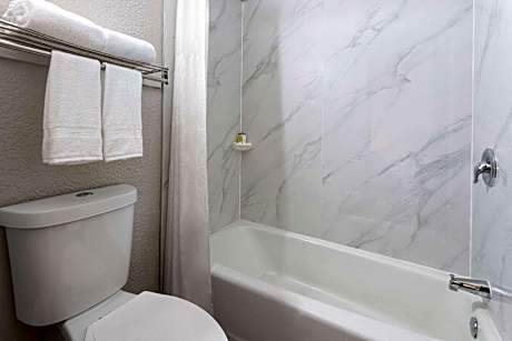 2 Queen Beds Non-Smoking