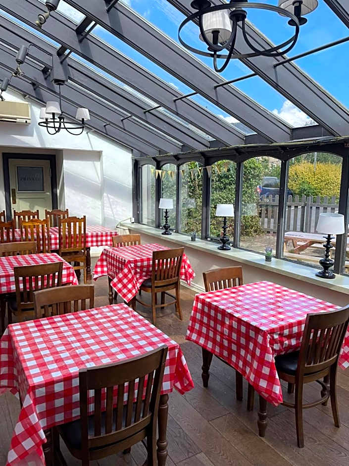 Feildens Arms & Hotel