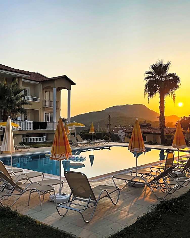 Gold Lion Hotel