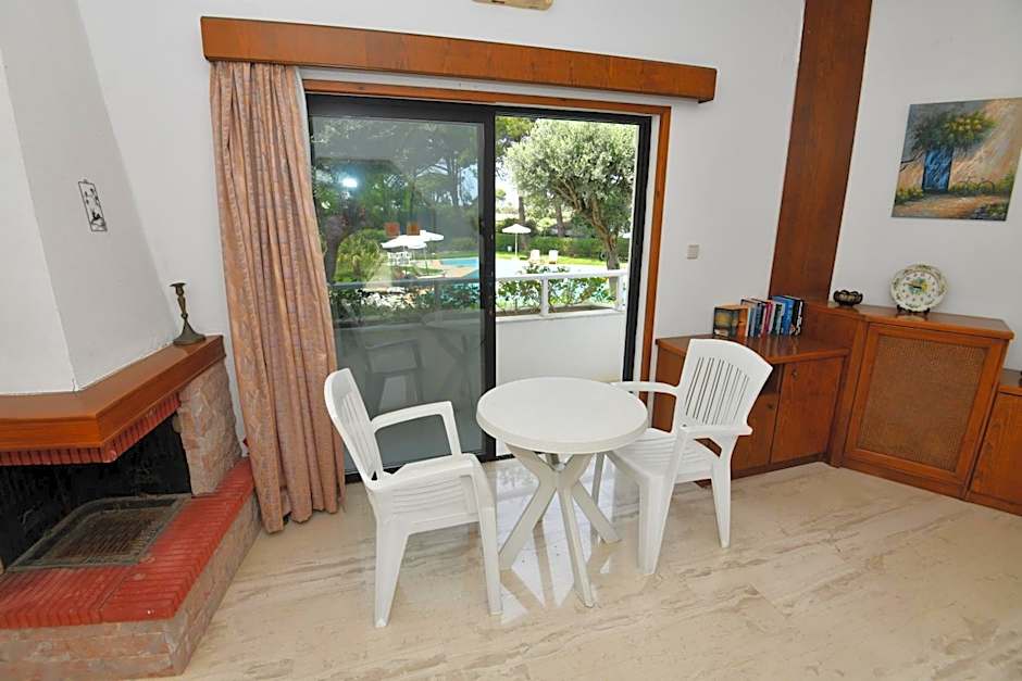 Niki Hotel Apartments