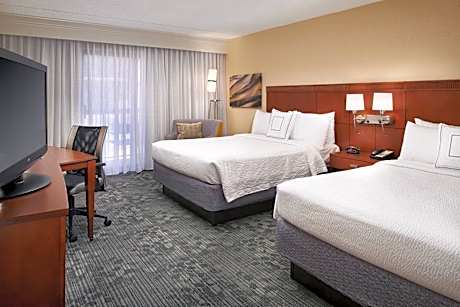 1 Bedroom Conference Suite, 2 Queen, Courtyard view, Ground floor
