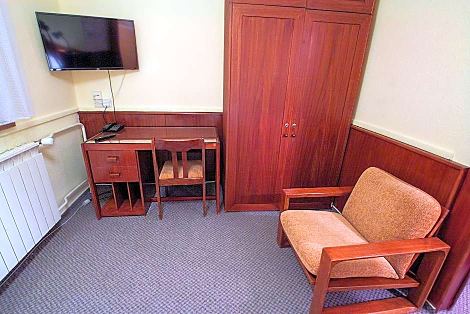 Foto 1 di 5 di Standard 1 Double Bed or 2 Beds