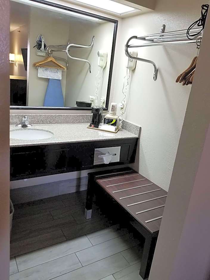 SureStay Hotel by Best Western Terrell