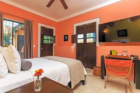 Deluxe Room Queen
