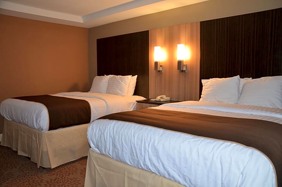 Aashram Hotel by Niagara River
