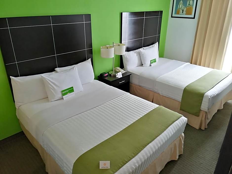 La Quinta Inn & Suites by Wyndham Puebla Palmas