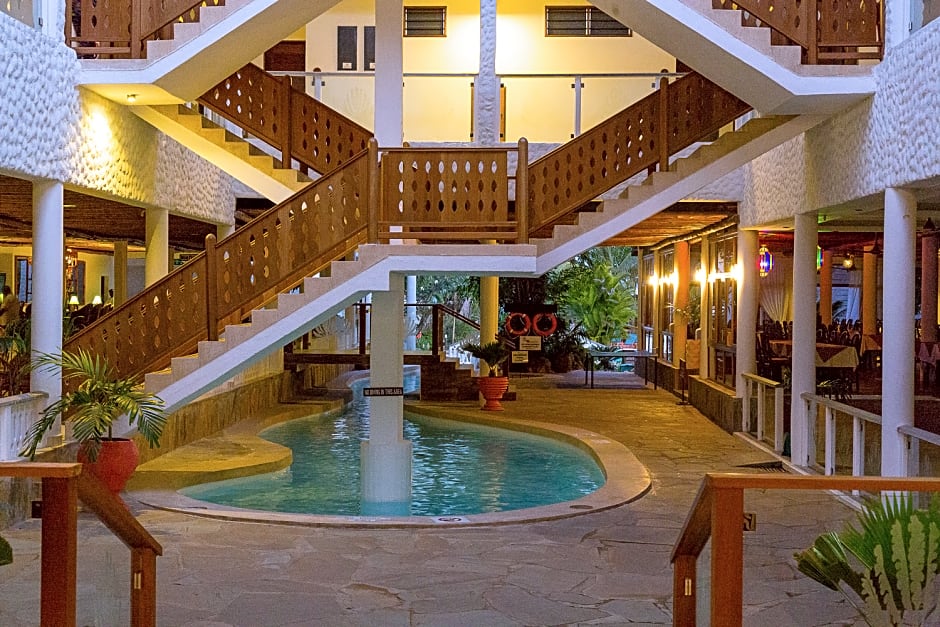 Travellers Beach Hotel & Club