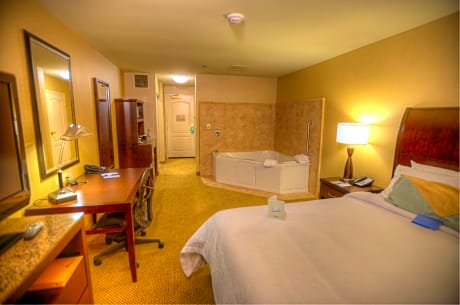 1 King Bed Whirlpool Suite