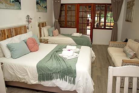 Triple Room with Garden View