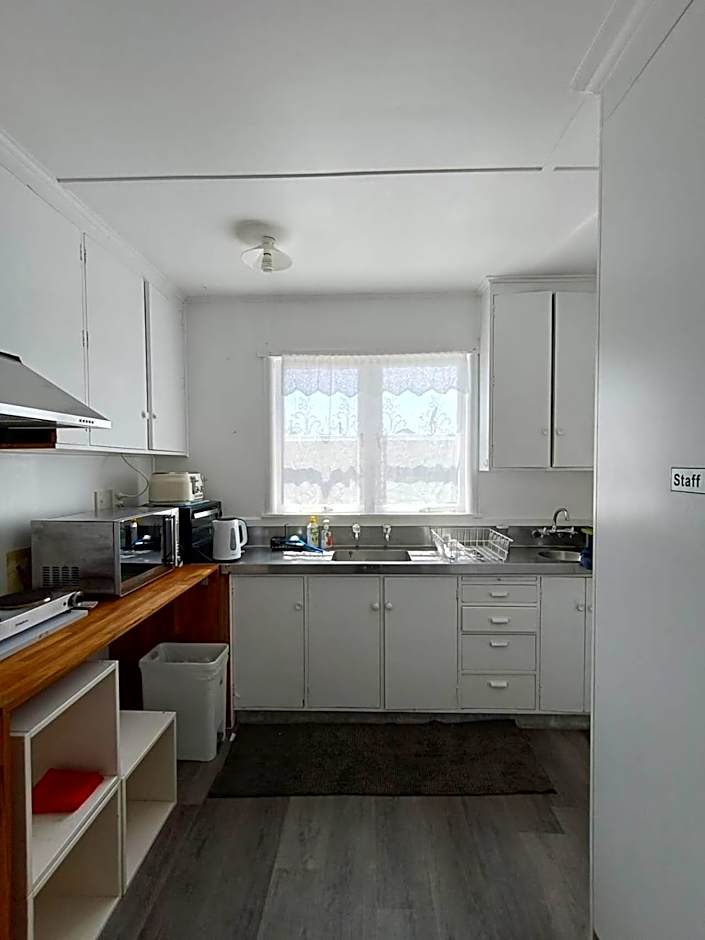 Rainbow Motel & Guest House