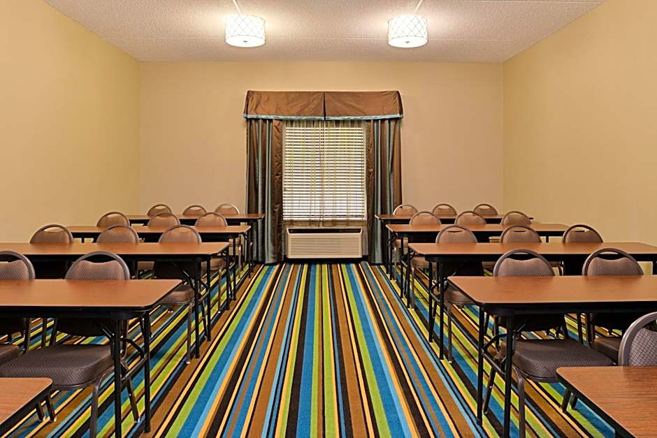 Holiday Inn Express & Suites St Marys By IHG
