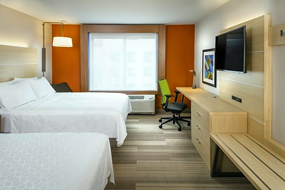 Holiday Inn Express and Suites Medford