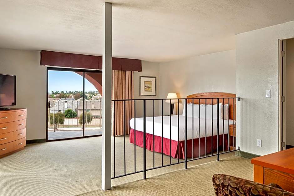 Golden Sails Hotel