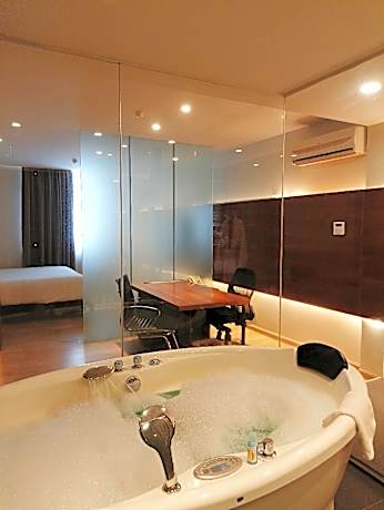 The Leverage Business Hotel (Bandar Baru Mergong)