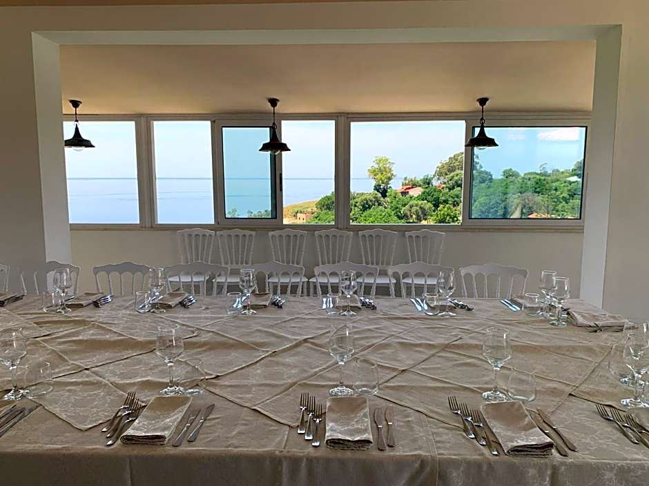 HOTEL MERCURIO SUL MARE - Fish restaurant and private beach
