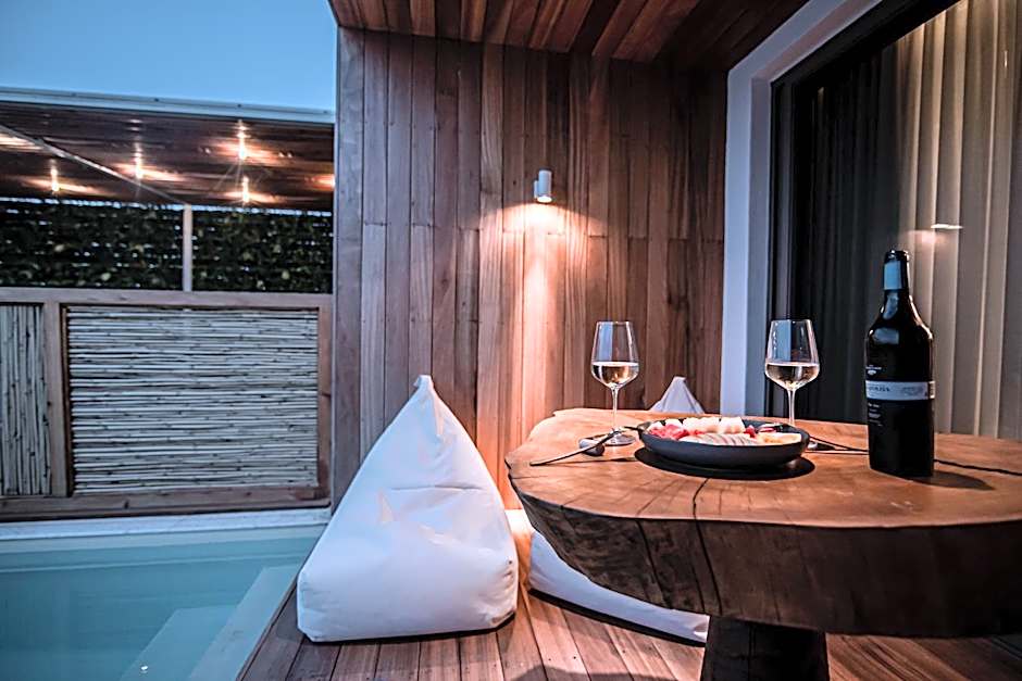 King's & Queen's Afitos - Suites With Private Pool