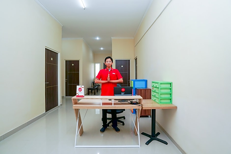 Oyo 1957 Riverside Residence