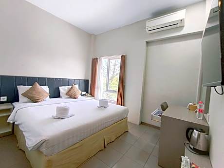 Deluxe Double Bedroom