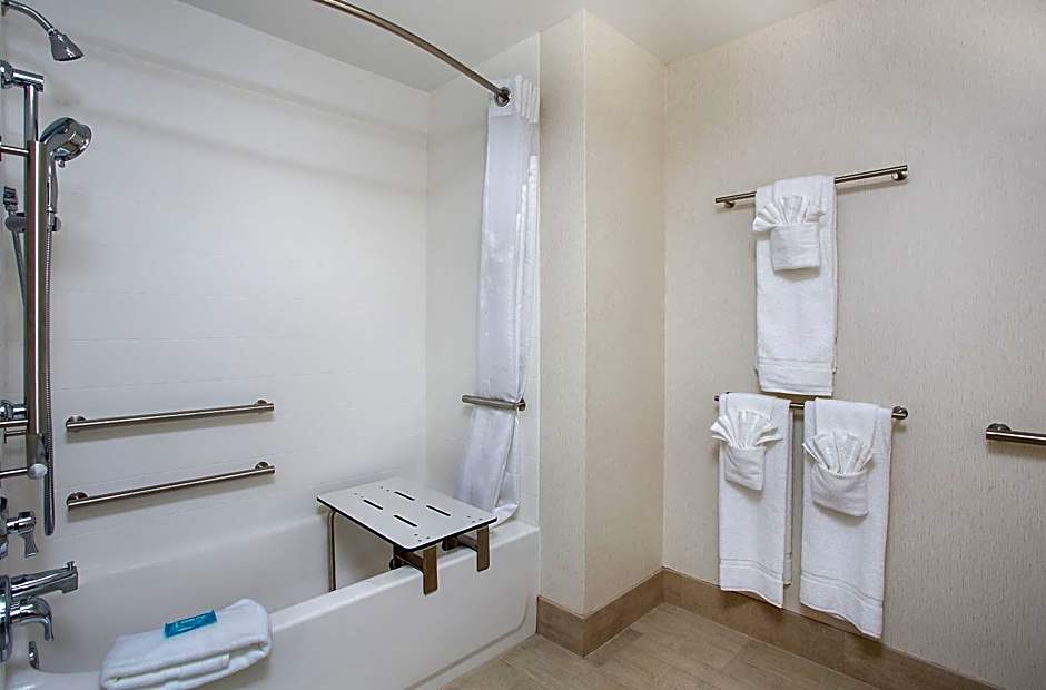 Holiday Inn Express & Suites Covington By IHG