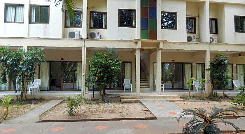 Jinta Hotel Nathon Beach