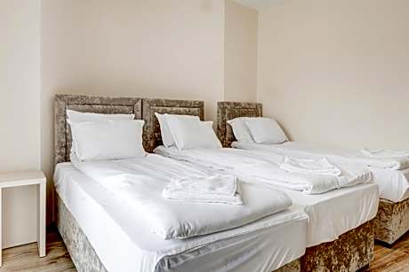 Triple Room with Pool View