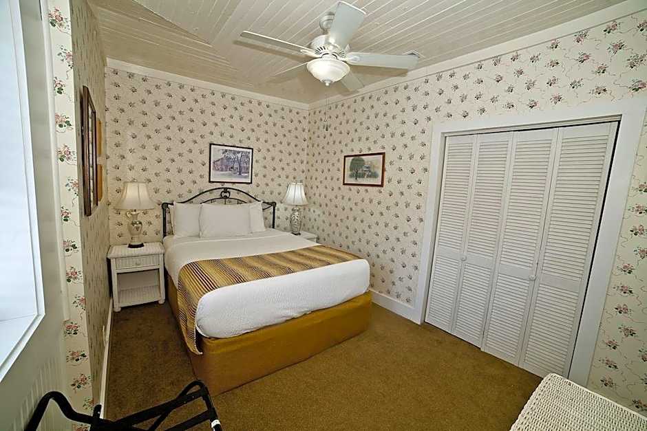 Georgianne Inn & Suites