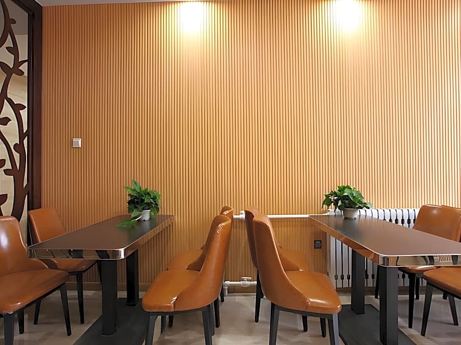 GreenTree Alliance Hulunbeier Zhalantun Railway Station Hotel