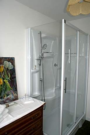 Double Room with Private External Bathroom