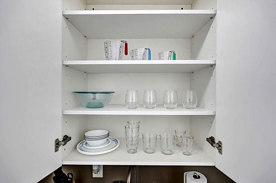 Cozy studio wbeach boardwalk steps kitchen