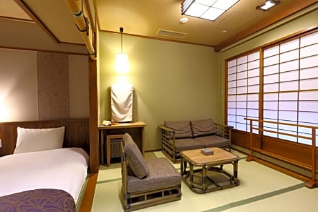 Deluxe Triple Room with Tatami Area - Non-Smoking