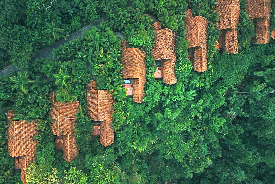 Amor Arenal (Adults Only)