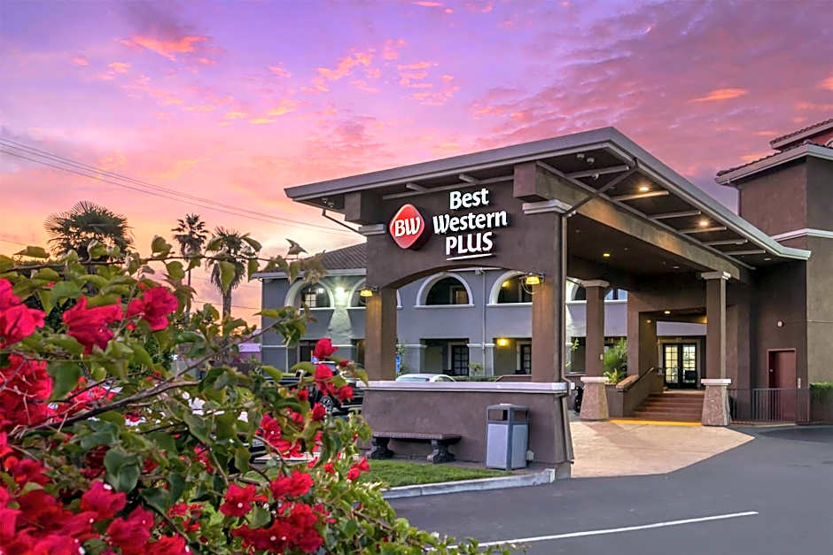 Best Western Plus Brookside Inn