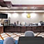 La Quinta Inn & Suites by Wyndham DFW Airport West - Euless