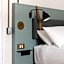 Garde and Warders Hotel