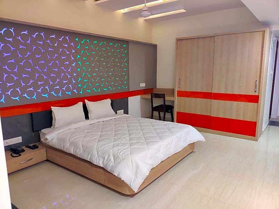 Hotel The Grand Takshak