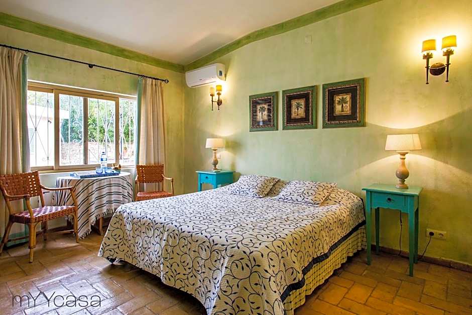 Quinta Azul - Gorgeous Apartment with Pool & Private Terrace