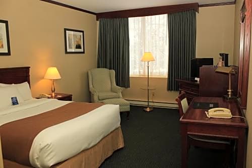 Travelodge Hotel by Wyndham Montreal Airport