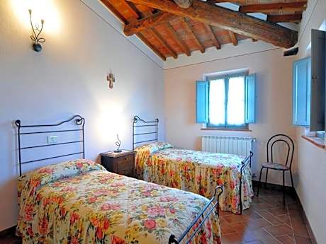 Elegant Castle Stay with Pool
