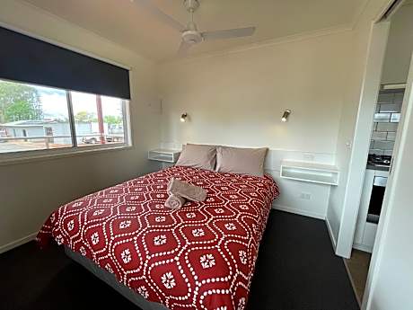 Cabin 2BR 6 Berth No pets Allowed