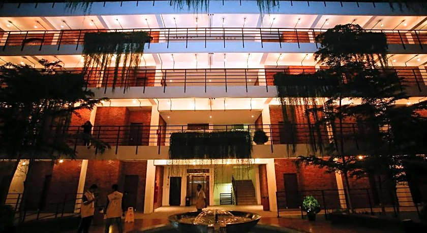 Thongs Inn Hotel Kualanamu