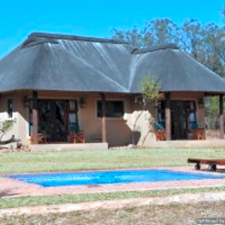 Zebula Golf and Wildlife Estate - Squirrel Pandemonium Pax 12 - Moi Signature Luxury villa