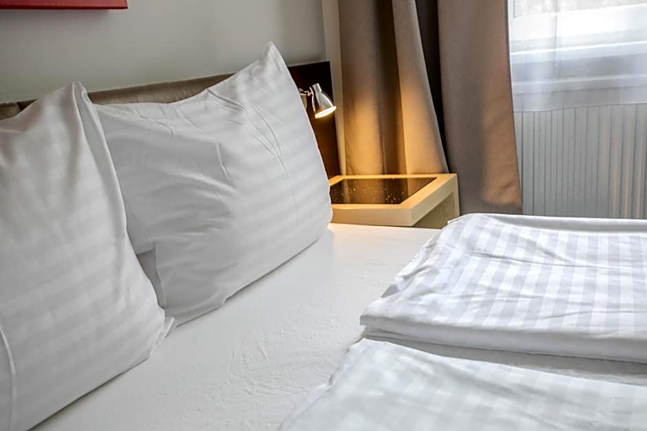 Hotel Attaché