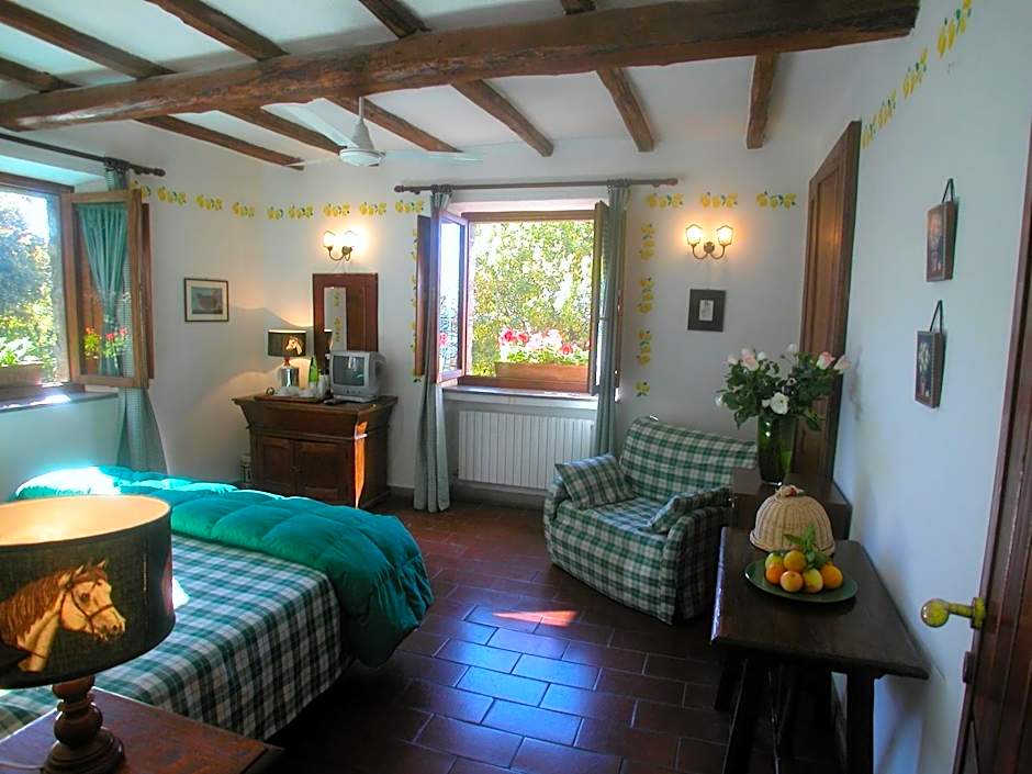 Zdjęcie 1 z 4 — Triple Room