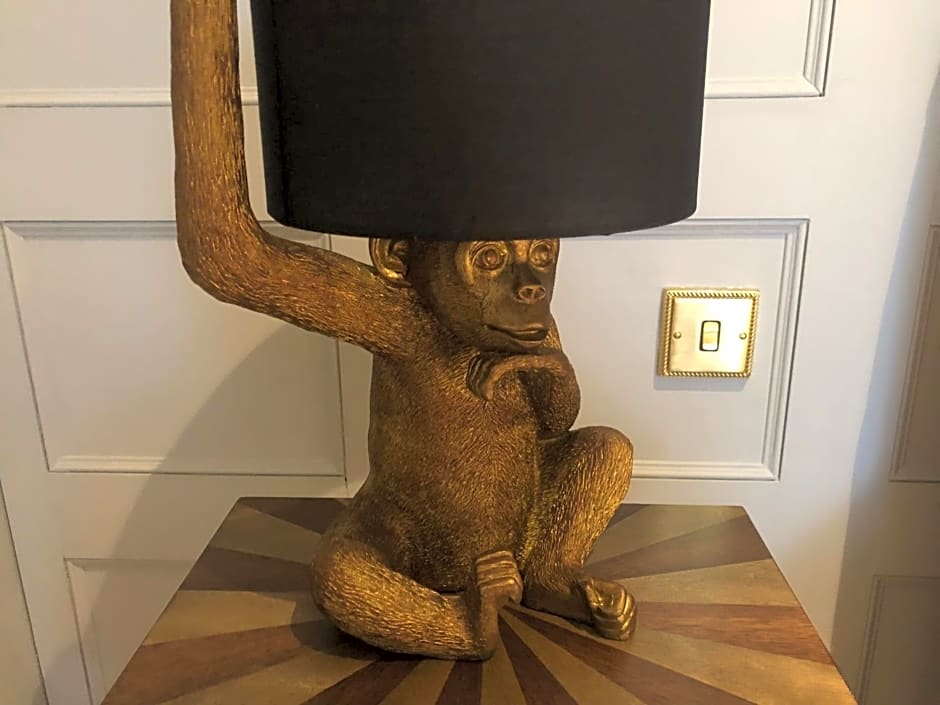 Somerleyton Meadows - The Hideaway Hut & Hot Tub