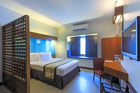 1 Queen Bed, Suite, Non-Smoking