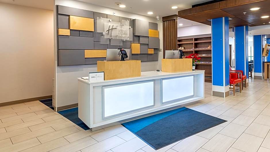 Holiday Inn Express & Suites Macon - I-475 by IHG